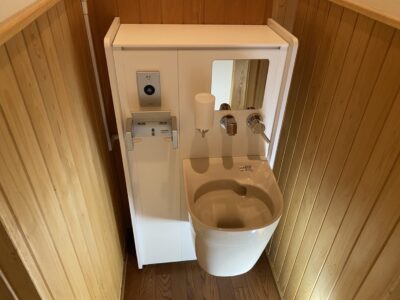 家庭用のトイレを、オスメイト対応のトレイに改装／完成／トイレ