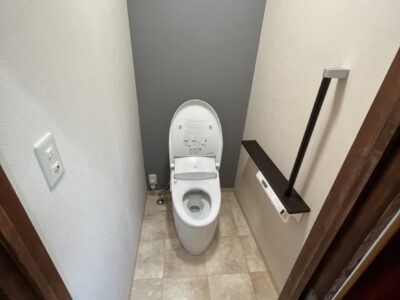 飲食店の和式トイレを清潔感溢れる洋式トイレにリフォームのプロが大改造！／完成／富山県氷見市