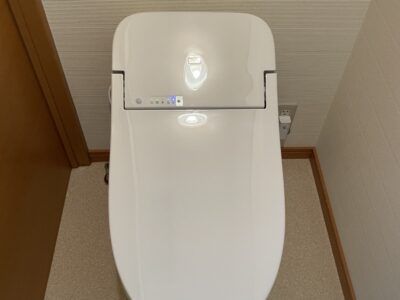 半日で２台のトイレを交換。毎日の暮らしに快適をお届けします♪／完成／富山県氷見市