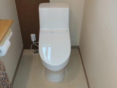 お手頃価格で機能性が高い「TOTO ZJ1トイレ」にリフォーム